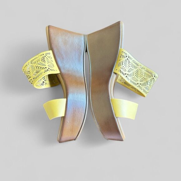 Italian Shoe Makers Women’s Sandals Yellow Size 8 Platform Wedge Italy Straps - Picture 5 of 9